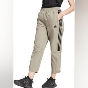 Adidas TIRO WOVEN LOOSE 7/8 PANTS silver peeble NWT
